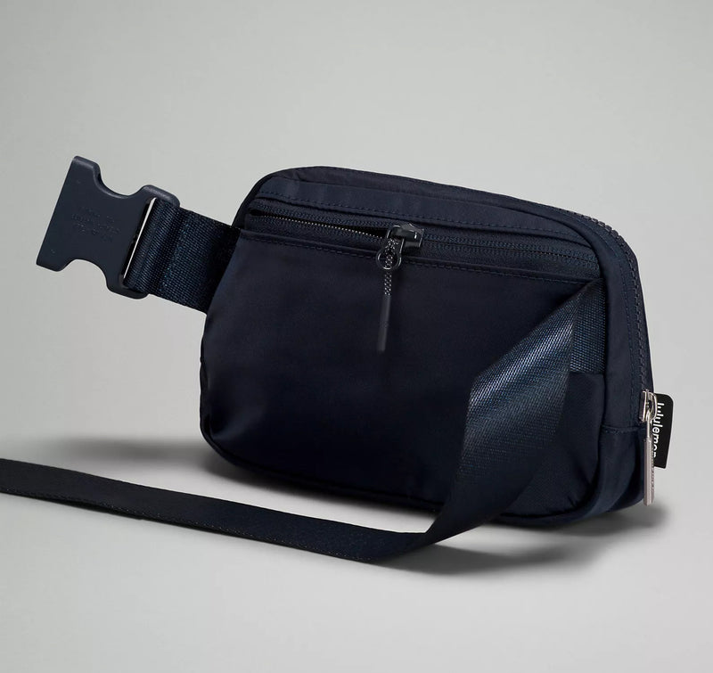 Delta Delta Delta lululemon Everywhere Belt Bag - TRUE NAVY